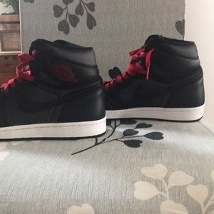 Air Jordan retro high OG black gym red